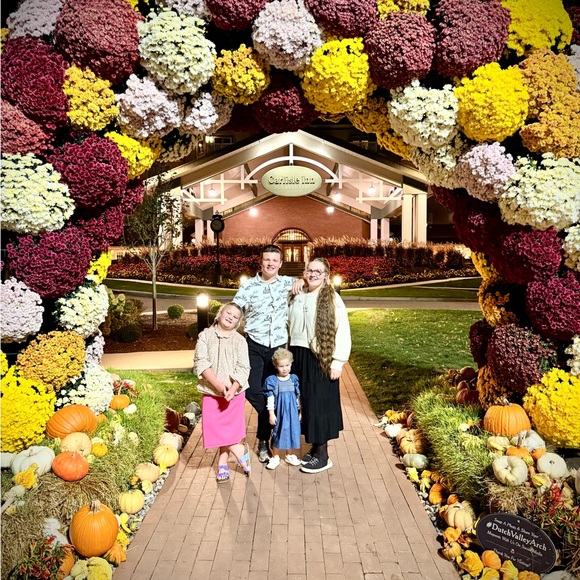 Welcome to my closet! I♥️God,Church,Fam&Friends😘 - Picture 13 of 13